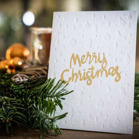 Letterpress Weihnachtskarte mit einer Heißfolie in Gold Durch eine Heißfolienprägung und Blindprägung besonders auffallende Effekte erzielen.