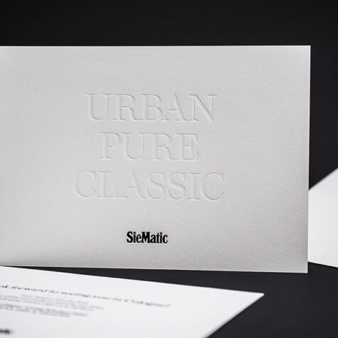 Aufgrund des künstlerischen Buchdruckerhandwerks verbinden wir die Schönheit vom Letterpress mit einer modernen Ästhetik. Einladungskarten mit Flair und einer Brise Vintage.