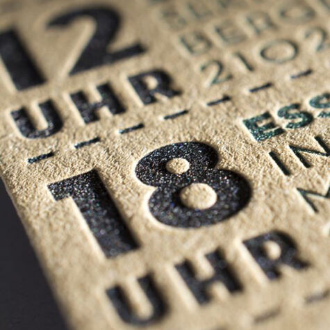 Detail Tiefprägung Letterpress auf Fedrigoni Materica Kraft