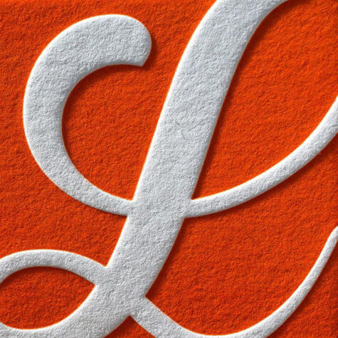 Detail Letterpress Logo mit starker Tiefprägung