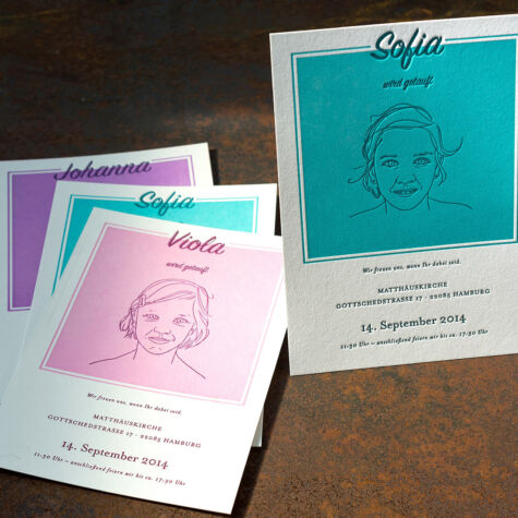 Egal, ob es sich um eine riesige Gala, ein Jubiläum oder eine Party handelt, die Einladungskarten werden für Aufsehen sorgen. Die Ästhetik der Letterpress Handwerkskunst sorgt für Aufsehen.