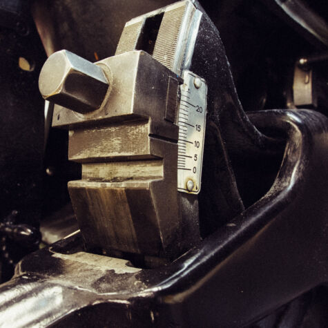 Was ist der Unterschied zwischen einer Hoch- und Tiefprägung? Abbildung Einstellung Pressdruck Heidelberger Tiegel