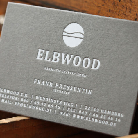 Heißfolie auf durchgefärbtem Papier