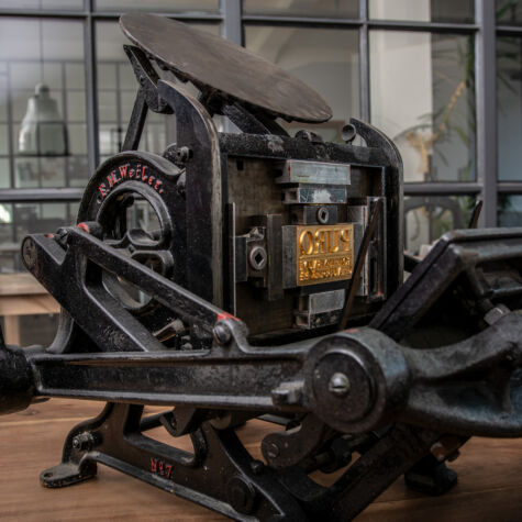 Tiegelpresse F.M. Weiler mit Tellerfarbwerk